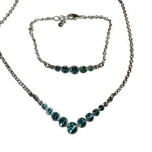 Silver & Aquamarine Crystal Vintage Avon/NRQ necklace & bracelet set
